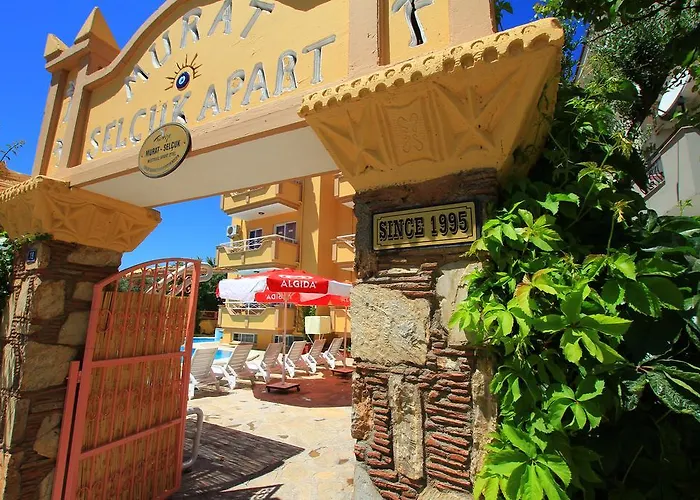 Murat Selcuk Apart Hotel 3* מרמריס