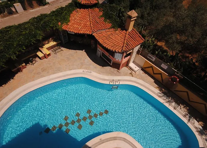 Murat Selcuk Apart Hotel מלון דירות