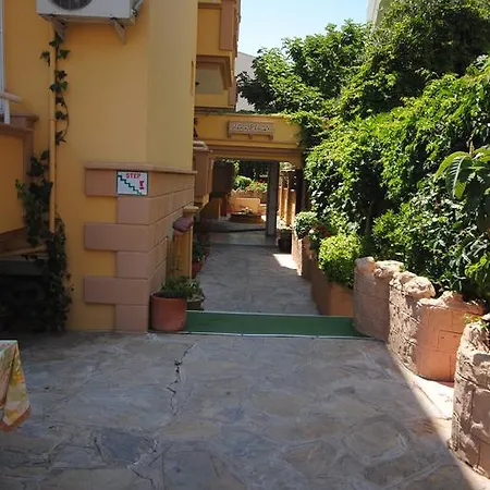 Murat Selcuk Apart Hotel Lägenhetshotell 3*